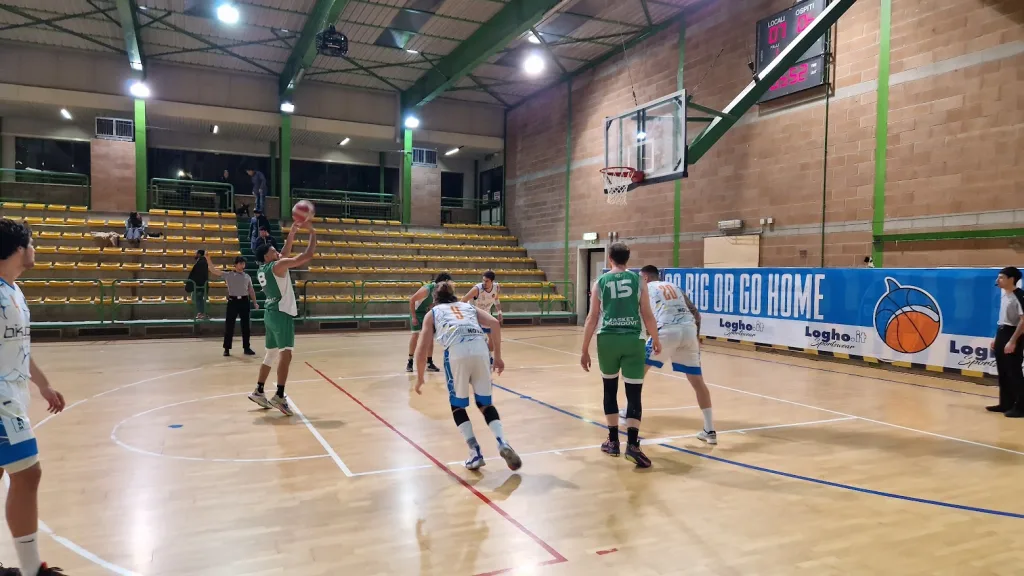 Cadono sul finale i galli a Carmagnola, sponda Delfini